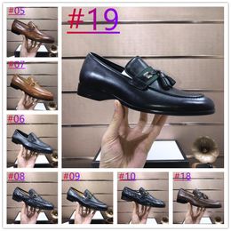 35 Style New G Loafers Mens Dress Shoes Pointed Toe Black white brown Crocodile pattern Leather Loafer Tiger head buckle Men Designer Luxury business Sneakers Shoe