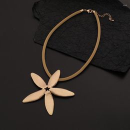 Pendant Necklaces Metal Exaggerate Personality Big Pentagram Star Necklace For Women Jewelry Hip -Hop Punk Sweater Chain