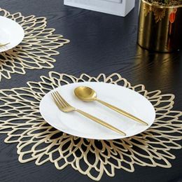 Table Runner Comfortable Anti-slip Hollow Pad Dinner Plate Mat Placemats Dining Insulation Pads Tableware Decoration