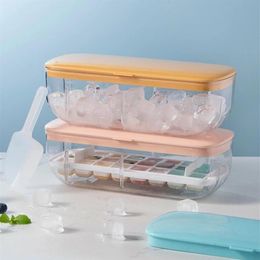 Press Type Ice Maker Silicone Ice Cube Tray Making Mold Creative Storage Box Lid Trays Bar Kitchen Square Cubic Container Box 2206201Z