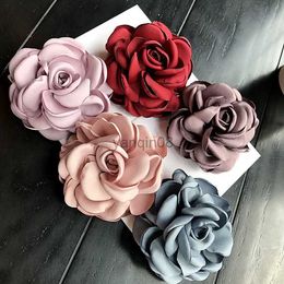 Pins Brooches Korean High-grade Fabric Camellia Large Flower Stage Dual-use Brooches Suit Collar Brooch Needle Lapel Pin for Women Accessories HKD230807