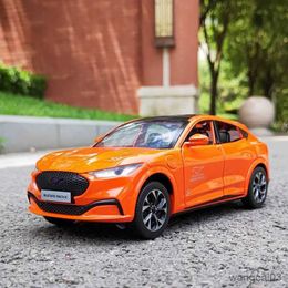Diecast Model Cars Ford Electric Horse Mach-E Alloy Sports Car Model Diecast Metal New Energy Car Model Sound and Light Childrens Gift R230807