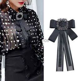 Pins Brooches Korean Fashion Bow Tie Brooches Pins Handmade Black Fabric Crystal Bows Necktie Female Shirt Collar School Uniform Accessories HKD230807