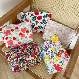 Vintage Floral Large Capacity Canvas Makeup Bag Cosmetic Toiletries Lipstick Storage Bags Travel Sundries Organiser Pouch