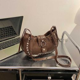 Shoulder Bags Small Bag for Women 2023 Spring New Crocodile Pattern Fashion Saddle Bag Mesh Red Rivet One Shoulder Crossbody Bagstylishhandbagsstore