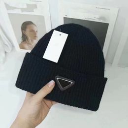 Knitted Hat Fashion Letter Cap Popular Warm Windproof Stretch Multi-color High-quality Beanie Hats Personality Street Style Couple Headwear