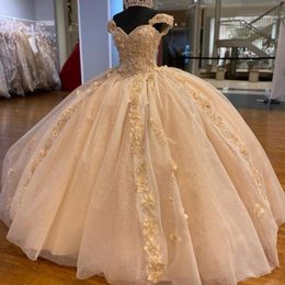 Champagne Sweetheart Off The Shoulder Quinceanera Dresses Ball Gown Sleeveless Floral Appliques Lace 3DFlowers Sweet 15 Party Wear
