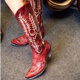 398 cowgirl ricamato in ginocchio alto per le donne tacchi bassi scarpe scivoloni sugli stivali da cowboy occidentali di punta quadrata 230807 a