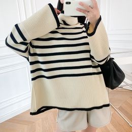 Neu toteme Damen-Pullover mit geteiltem, lockerem, horizontalem Streifen aus Baumwolle