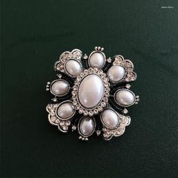 Brooches Morkopela Baroque Simulated Pearls Brooch Jewelry Luxury Banquet Clothes Scarf Suit Clip Pin Gift For Women