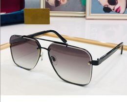 2023 unisex high quality sunglasses black metal plank frame purple square Gradient Colour glasses available with box