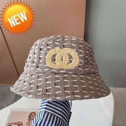 Wide Brim Hats Bucket Designer Knitted Hat For Women Mens Fashion Sun Beach Luxurys Fisher Woman Bonnet Beanies Straw Baseball Caps 548ess