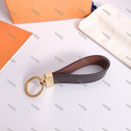 High qualtiy fashion Keychain Key Chain & Key Ring Holder key chain Porte Clef Gift Men Women Souvenirs Car Bag with box L8893295S