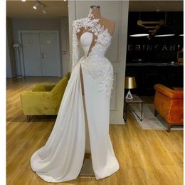 2021 Arabic Dubai Exquisite Lace White Prom Dresses High Neck One Shoulder Long Sleeves Designer Evening Gowns Side Split196p