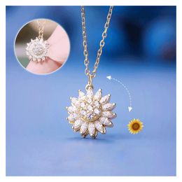 Pendant Necklaces Rotating Anxiety Sunflower Necklace for Women Zircon Crystal AntiStress Fidget Spining Luxury Jewelry 230807