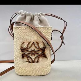 Quality French Style Straw Bag New Handmade Women's Woven Bag Bucket Bag Shoulder Messenger Bag Summer