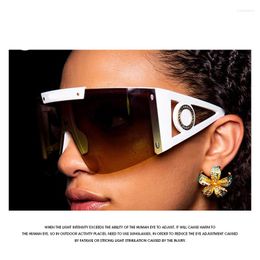 Occhiali da sole 11001 Luxury Oversize Square Uomo Donna Vintage Metal Big Frame Semi-Rimless Integrated Dark Glasses