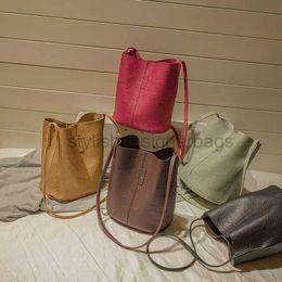 Drawstring Guangzhou women's bag pleated leather bucket bag 2023 Korean version new product women's cross body shoulder shopping bag trendstylishdesignerbags