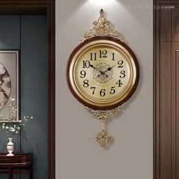 Wall Clocks American Fashion Clock Home European Living Room Solid Wood Swing Metal Modern Simple Atmosphere