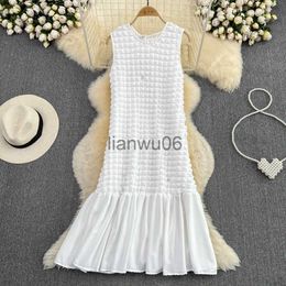 Basic Casual Dresses SuperAen Highend Puff Plaid Vest Long Dress Summer Korean Round Neck Sleeveless Loose Aline Ruffle Dress J2308009