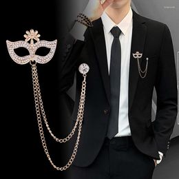 Brooches Fashion Rhinestone Mask Brooch High-end Tassel Chain Lapel Pins Men's Badge Luxulry Jewellery Gifts For Women Accessories