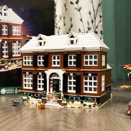 Transformation toys Robots Classic Movie 3955pcs Moc 21330 Home Alone House Set Model Building Blocks Bricks Educational Toys For Boy Kids Christmas Gifts 230809