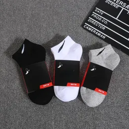 Socks Wholesale Men's Sports Sock High Solid Color Black White Socks for Running