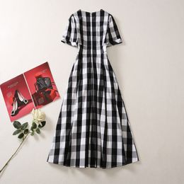 2023 Summer White / BlackPlaid Dress Short Sleeve Round Neck Buttons Midi Casual Dresses A3Q102217