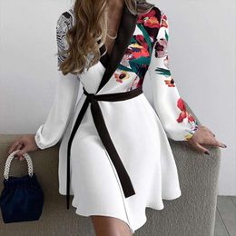 Frühlings- und Herbstverkauf von Damenmode mit einfachem Träger und schlankem Langarmkleid