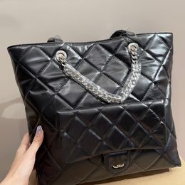 Designer Women Shoulder Bag Large Shopping Bag High Quality Leather Diamond Check Silver Hardware Metal C Buckle Luxury Handbags Travel Bags Underarm Purse 32x32cm
