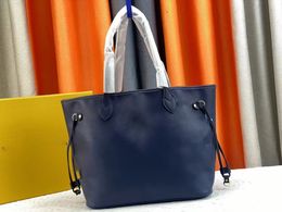 Original Luxury Designer classic Bag The latest handbag Fashion handbag with fine grain calfskin minimalist design, collocation of embossed signs M45686