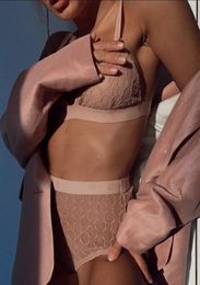 Kadınlar Yok Seksi Jakard Knickers Bras Setler Kız Serin Moda Markası Derin V Altın Mektup Baskı Seksi Çizgiler Elastik Çığırya Set Seti S-XL