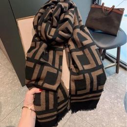 Cashmere Scarf Designer High-end Women Autumn and Winter Thickened Warm Outdoor Grid Style Shawl Bib Fashion Classic Scarves
