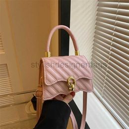 Cross Body Fashionable and trendy bag for women in 2023 new simple casual fashionable lock buckle small square flip over crossbody bagstylishdesignerbags