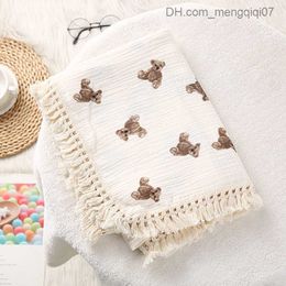 Blankets Swaddling Cute bear plain patterned square cotton baby blanket suitable for newborn baby plain patterned baby blankets baby summer comfort Z230809