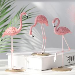 Decorative Objects Figurines Resin Nordic Style Flamingo Figurine Statue Fairy Garden Livingroom Office Wedding Party Ornament Home Decoration 230809