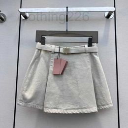 Skirts Designer 2023 Spring/Summer Original Colour Straight Barrel Denim Half Skirt Fashion Belt Playful Decoration Leg Shape Huge Slim Super Short 9SMX