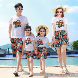 Family Matching Outfits Summer Family Matching Outfits Dad Son T-shirt+Shorts Mom Daughter Dresses Family Look Couple Matching Clothing R230810