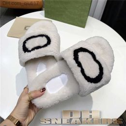 Slippers Top Woman's Classics Designer fuzzy Slipper Lady Fashion Comfortable Fluffy Pantoufle Fur Slide Shoes Furry Embroidery Wool Slippers Z230810