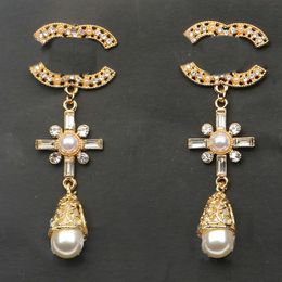Designer Diamond Perl Stud Ohrringe Marke C Brief Gold plattiert Ohrring Hochzeitsfeier Geschenk Mode Frauen Schmuck Schmuck