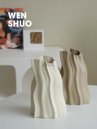 Zens Abstract Shape Vase Japanses Wabi-sabi Style With Irregular Crinkle Large Size Dry Flower Vase For Living Room WENSHUO HKD230810