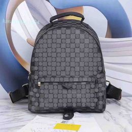 2023 Men's Designer Backpack Explore Luxury Design Women's Designer Backpack Print Letter New Shoulder Bag Women's Classic Wallet Makeup Bag, Simple and Elegant