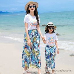 Family Matching Outfits Summer Beach Mother Daughter Father Son Casual Cotton T-shirt +Shorts Couple Clothes Holiday R230810