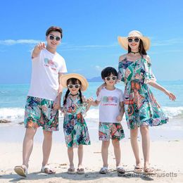 Family Matching Outfits Family Matching Outfits Summer Beach Mother Daughter Off -shoulder Dresses Dad Son T-shirt Shorts Couple Outfit R230810