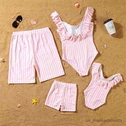 Family Matching Outfits Striped Family Matching Outfits Ruffled Mother Daughter Swimsuits Beach Mommy and Me Swimwear Clothes Father Son Swimming Shorts R230810