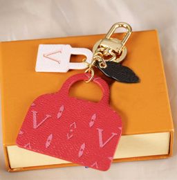 New Fashion Key Chain Designer Car Keychain For Women Flower Letter Lady Bag Charm Pendant Gold Bucket Luxury Ring