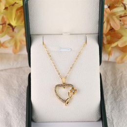 Pendant Necklaces Luxury Female Crystal Love Heart Necklace Gold Color Flower For Women Wedding White Stone Jewelry