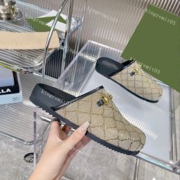 Designer di sandalo da ricamo stampato Buckle Baotou Muler Slifor Scarpe vintage in pelle G Sandali di metallo Fatto piatto tallone piatto da esterno Slide 11927 s