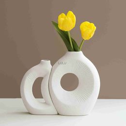 Table Decorations Dried Flowers Decorative Vases Modern Hollow Out Ceramic Vase White Nordic Wedding Decoration Vase Room Decor HKD230810