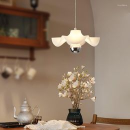 Pendant Lamps Nordic Art Flower White Chandelier For Living Room Bedroom Bedside Lamp Dinging Kitchen Cafe Bar Home Modern Lighting